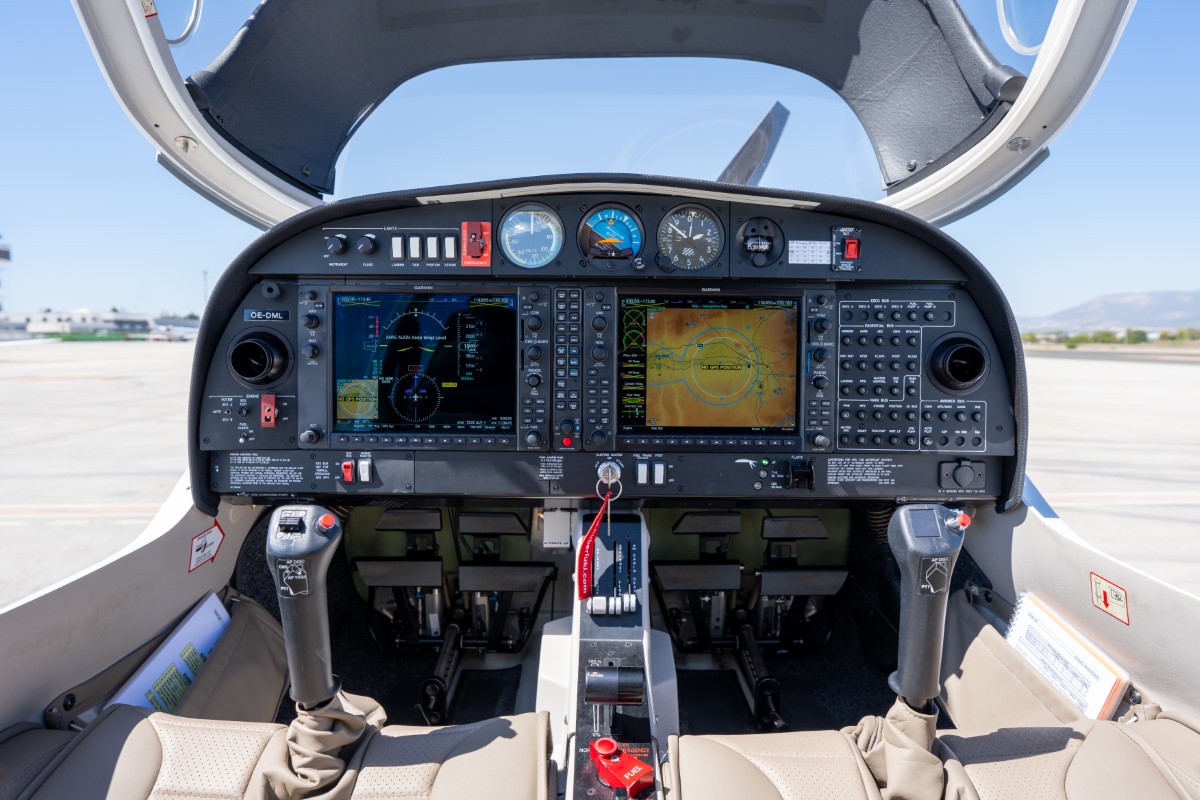 Diamond-DA40-MRO-Aviation-12